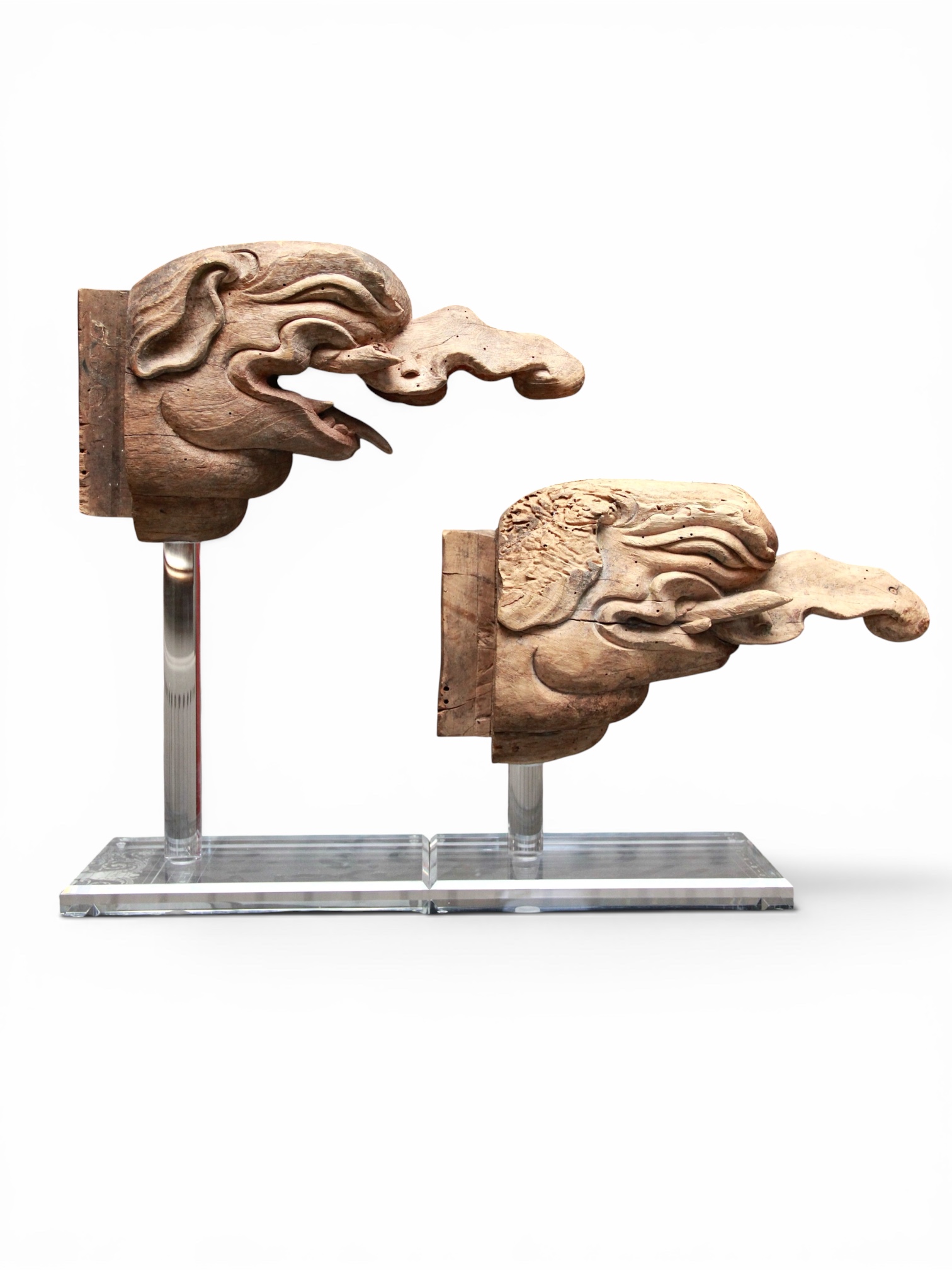 A Rare and Early Pair of Carved Wood 'baku' Architectural Elements, 14th-16th Century - Image 2