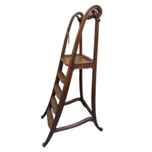 French Art Nouveau Oak Bibliothèque Escabeau (Library Steps) Circa 1900. 