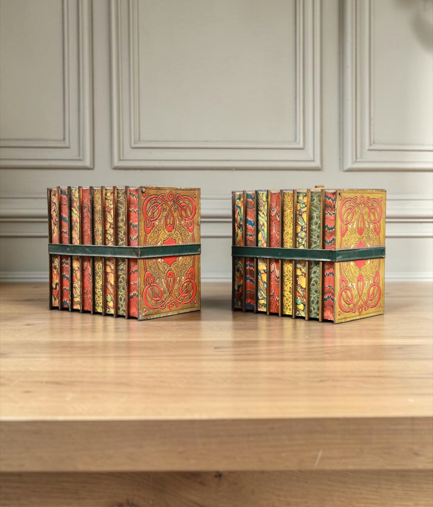 Biscuit tins