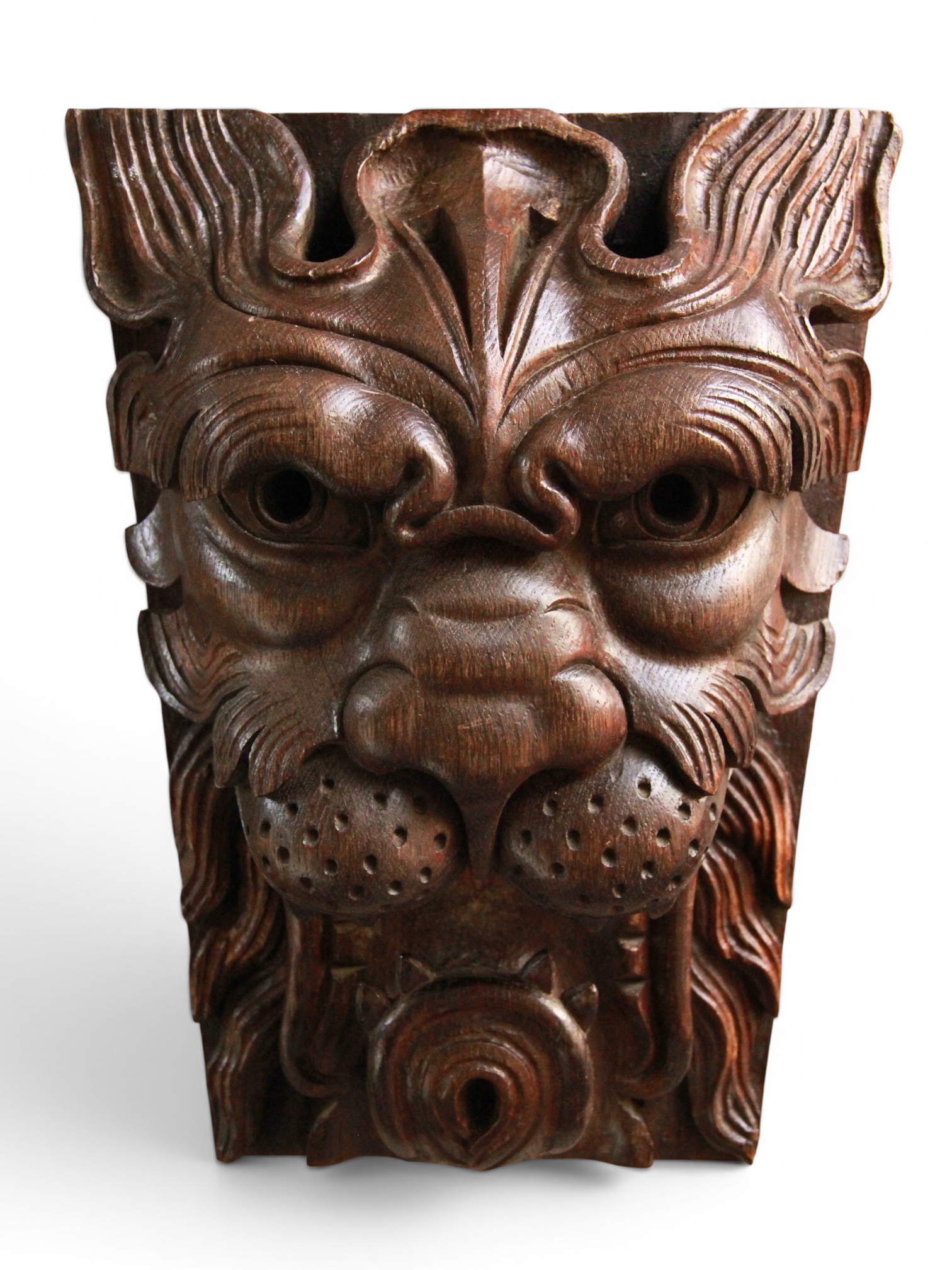 An English carved oak lion mask panel, 19th century, in the 17th-century manner - Image 2