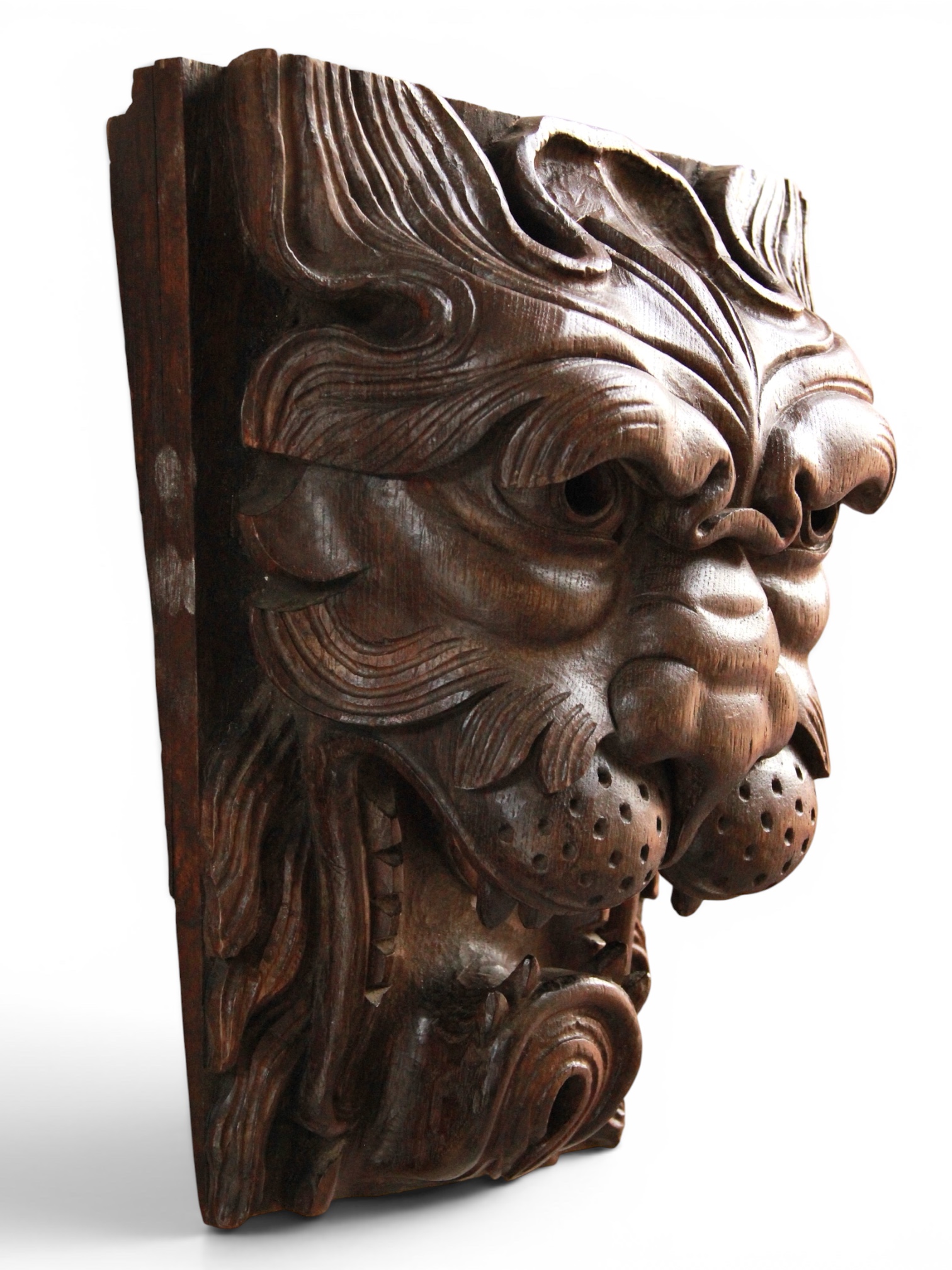 An English carved oak lion mask panel, 19th century, in the 17th-century manner - Image 5
